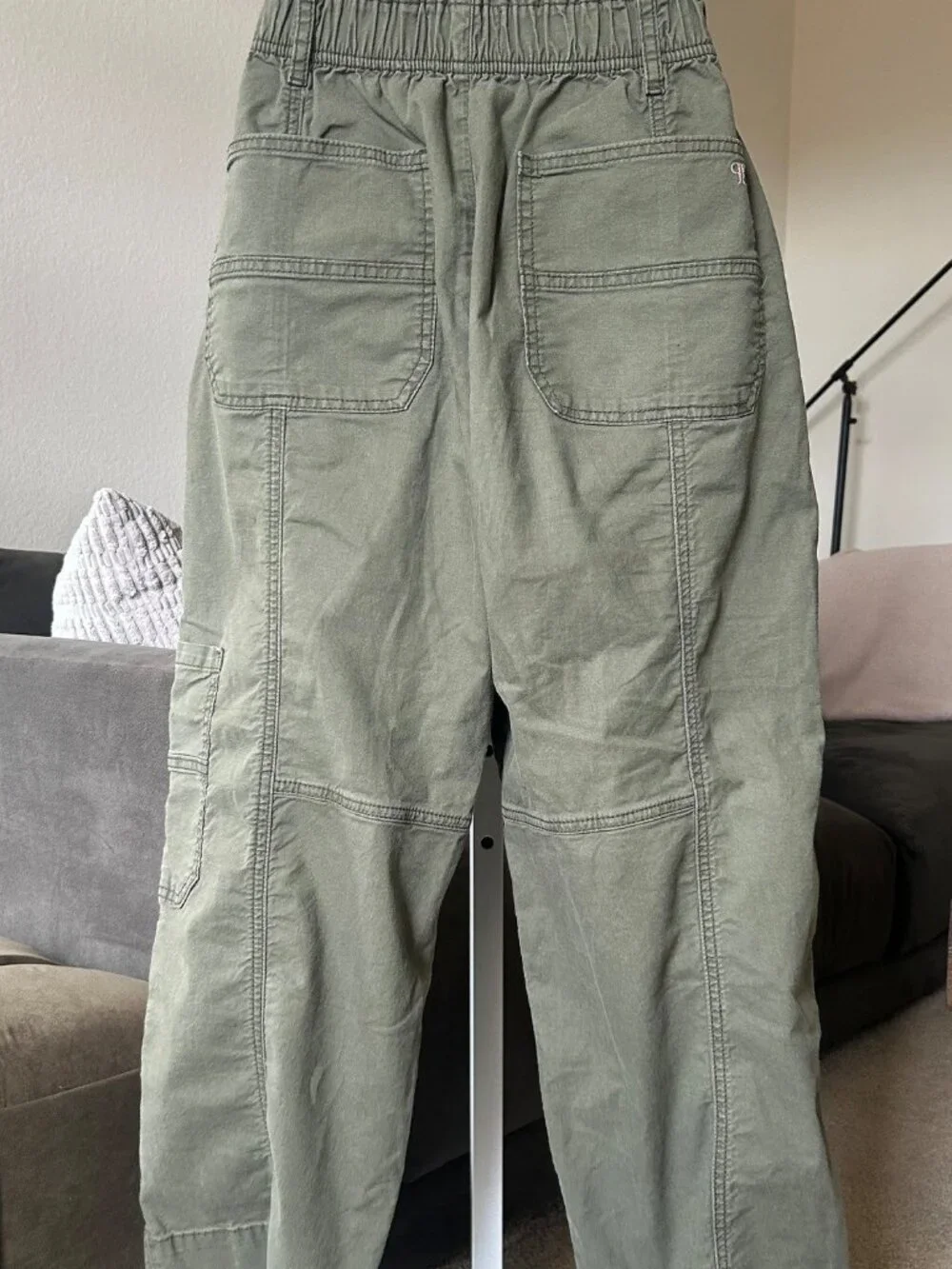 ANTHROPOLOGIE Pilcro Crop Wide Leg Olive Green Cargo Pants EUC - Picture 3 of 7